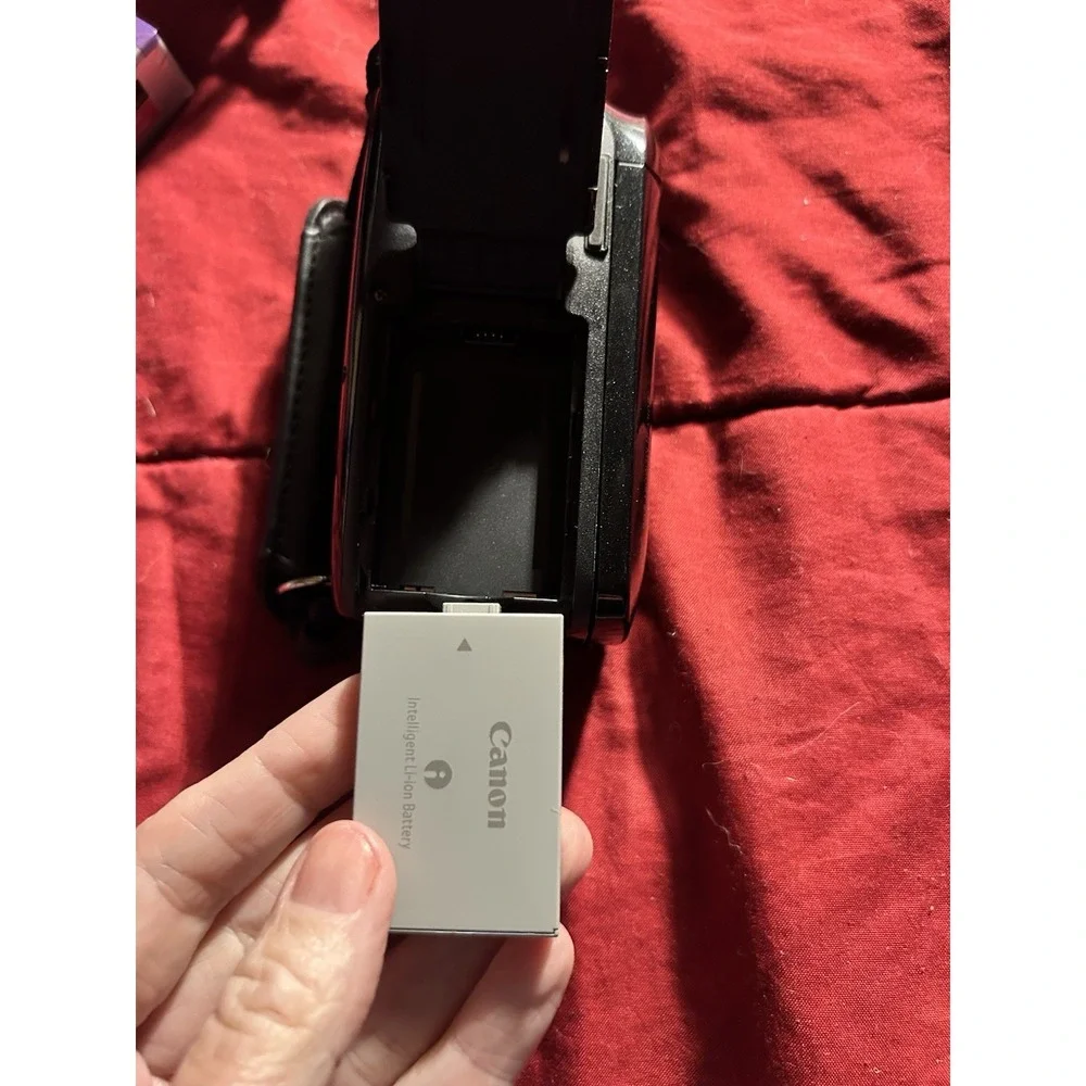 Canon Vixia HFR20 With‎ Extras